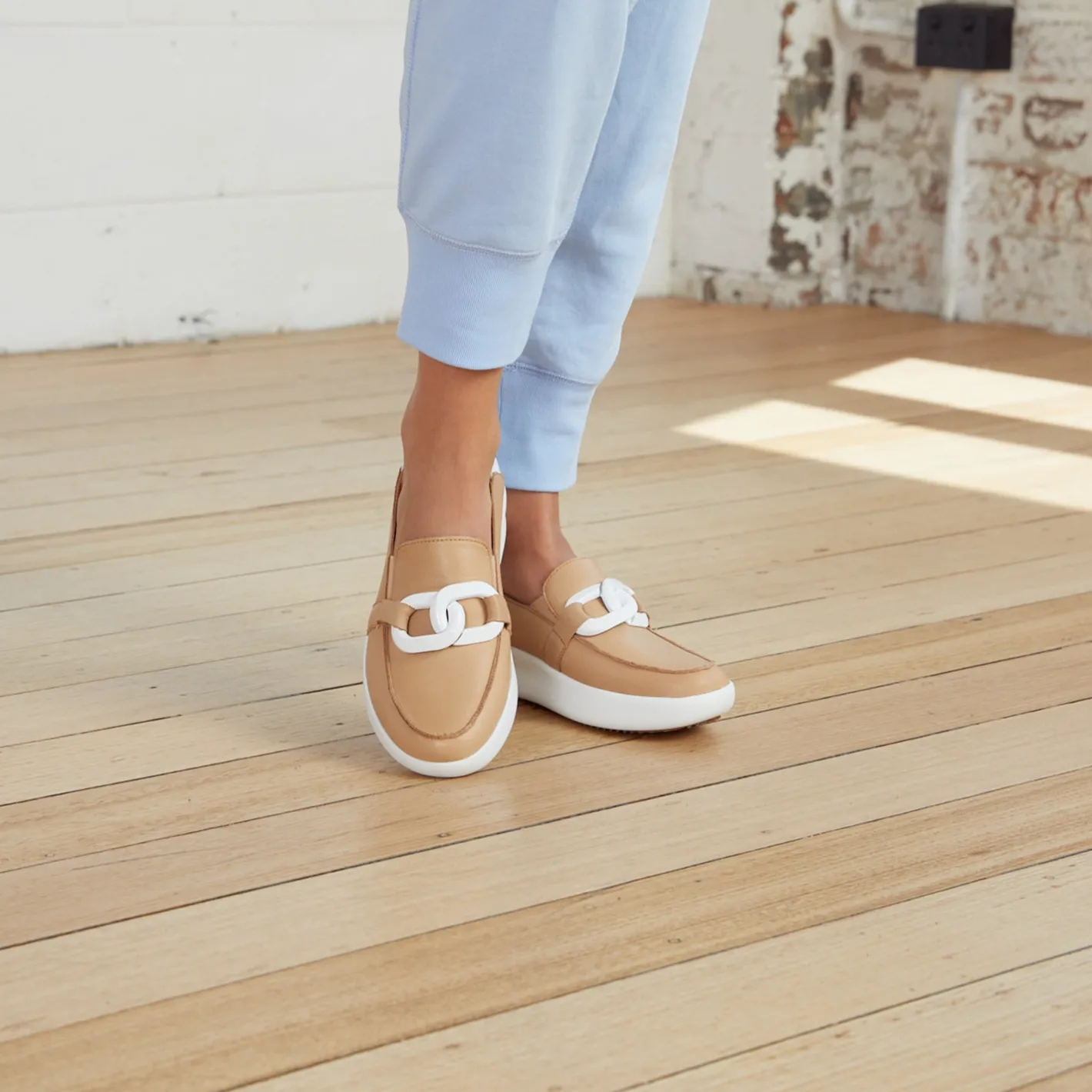 Alfie & Evie Mooch Sneaker - Caramel - AE4 Outlet