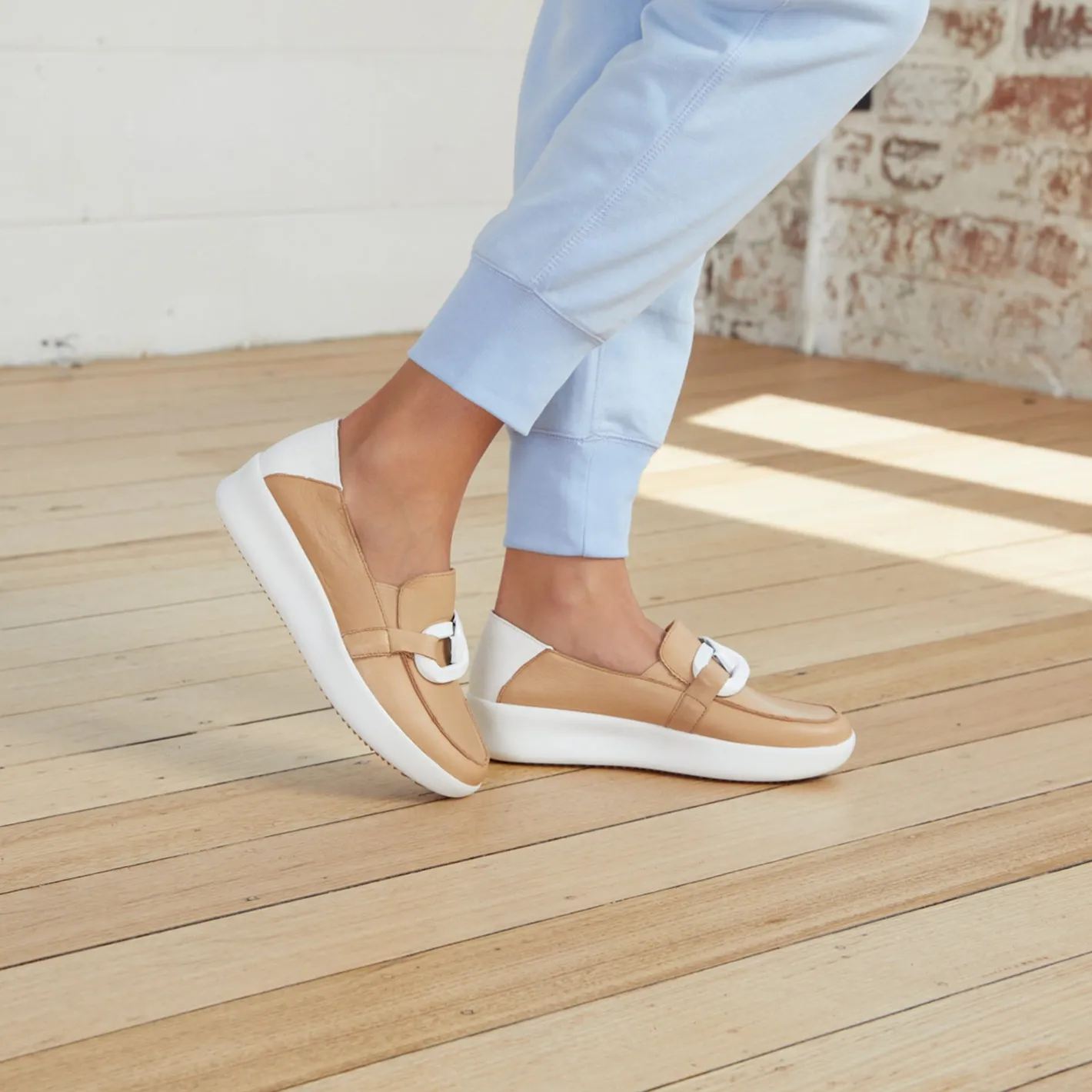 Alfie & Evie Mooch Sneaker - Caramel - AE4 Outlet