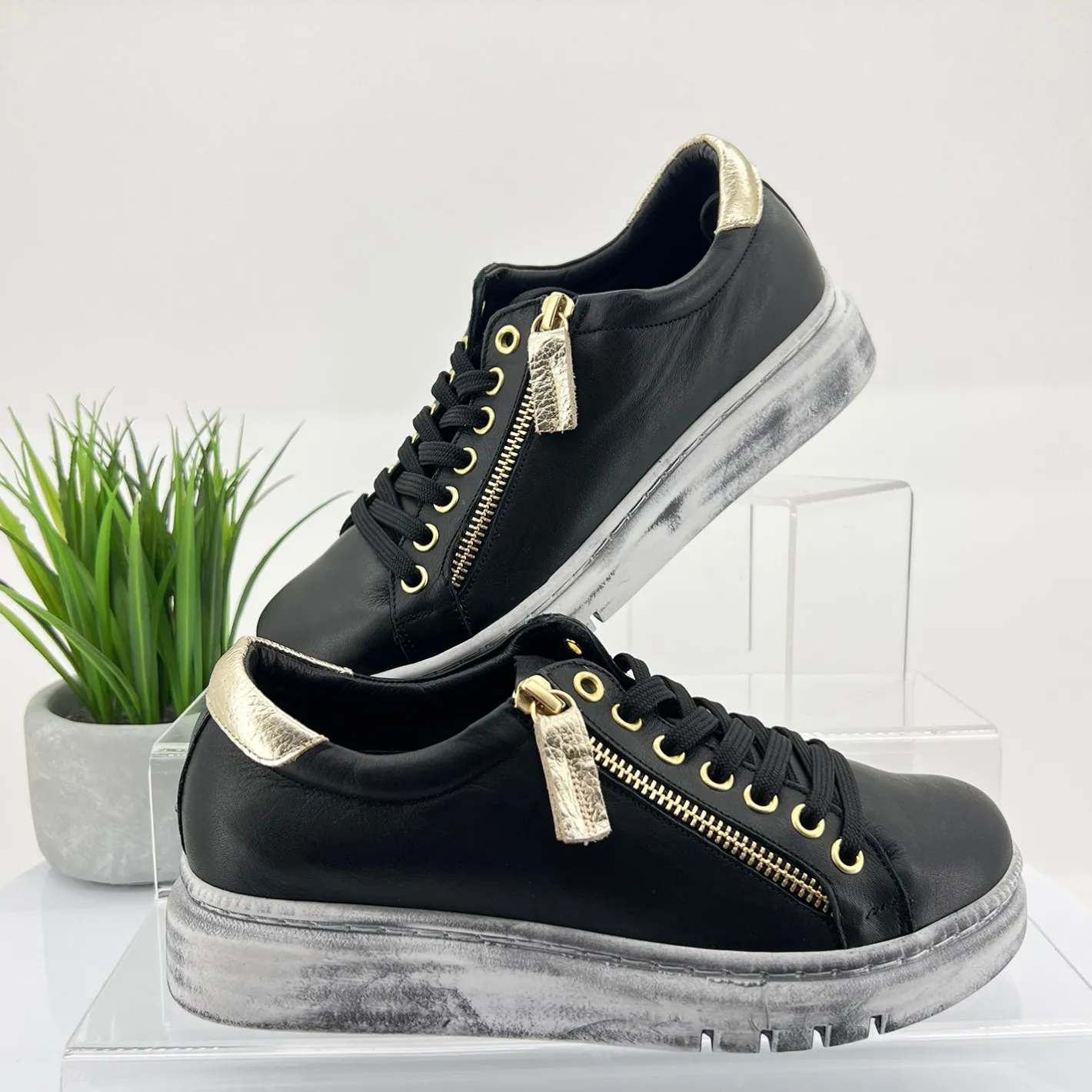 Rilassare Tatter Sneaker | Black/Gold | RS3 Sale